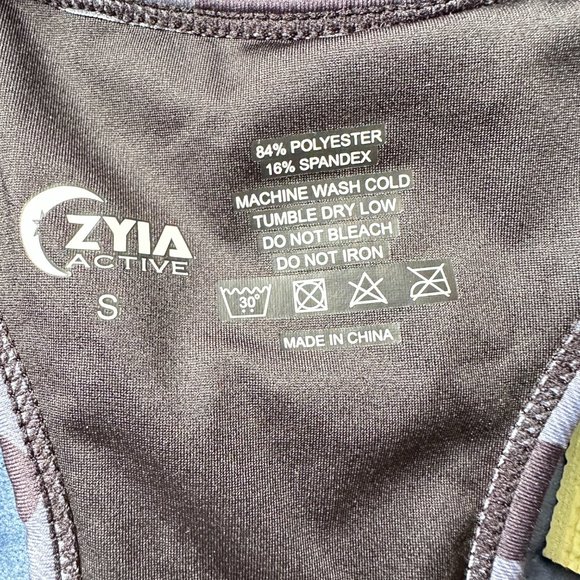 ZYIA Sports Bra tank top 2 in 1 Light N Tight And Tank Black/Camo - Picture 7 of 8